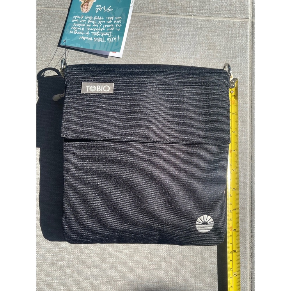 TOBIQ Tiny Flip Bag Black NEW Crossbody Travel 2L Casual Pockets Gorpcore - Picture 10 of 11